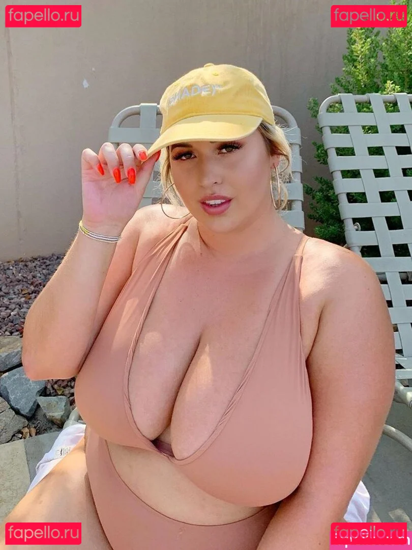 Lo Sangstaaa Onlyfans Photo Gallery 