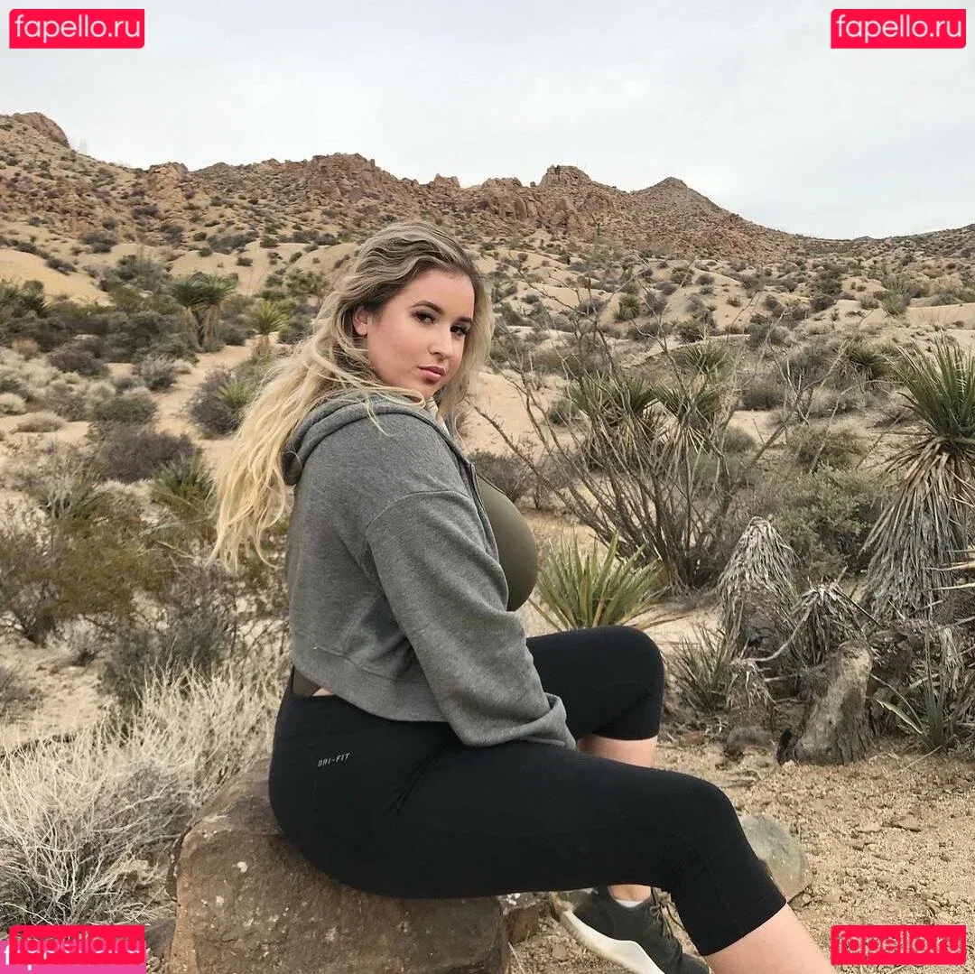 Lo Sangstaaa Onlyfans Photo Gallery 