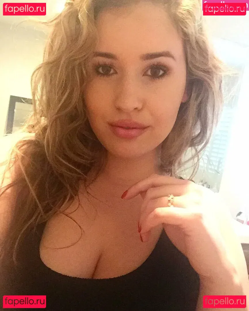 Lo Sangstaaa Onlyfans Photo Gallery 