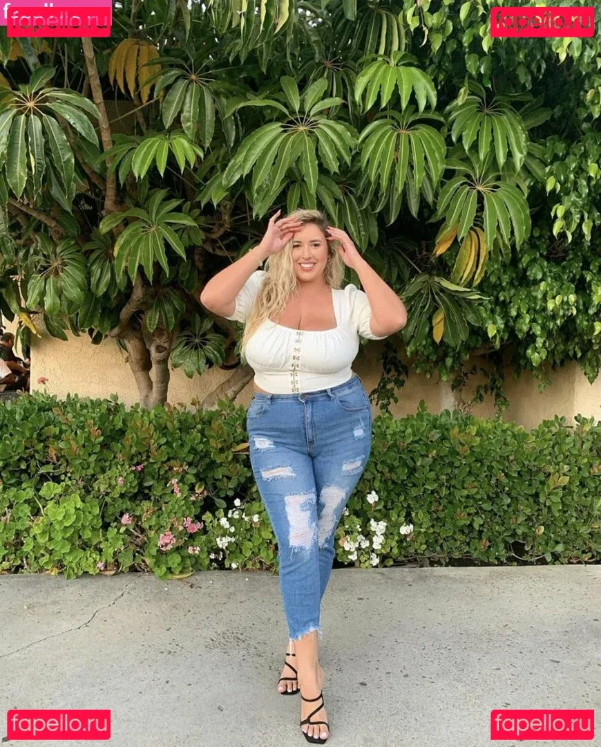 Lo Sangstaaa Onlyfans Photo Gallery 