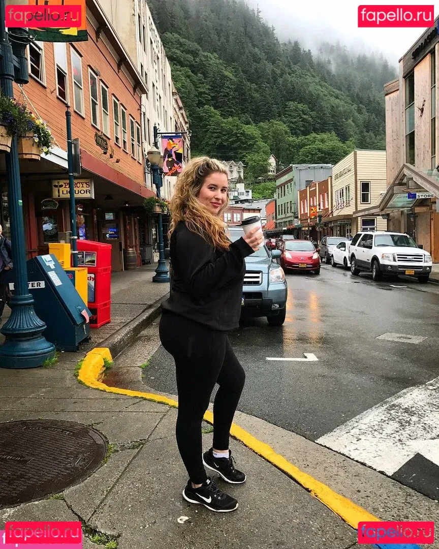 Lo Sangstaaa Onlyfans Photo Gallery 