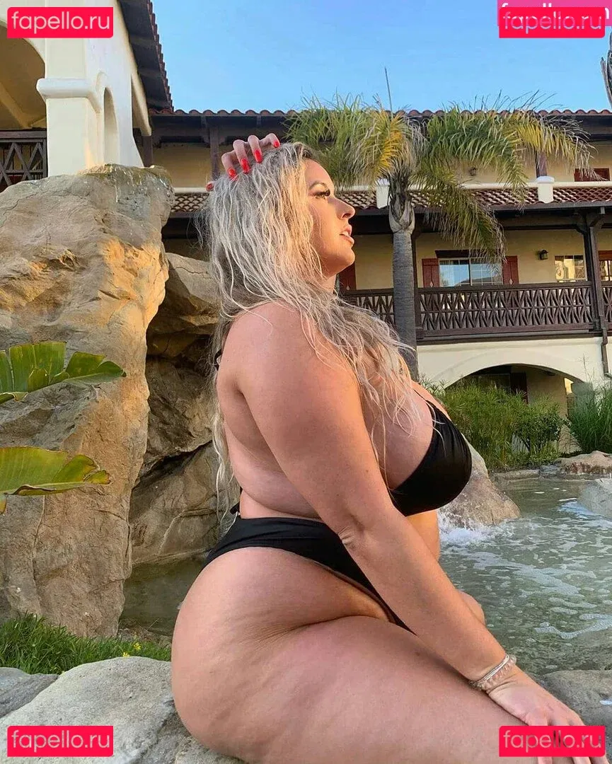 Lo Sangstaaa Onlyfans Photo Gallery 