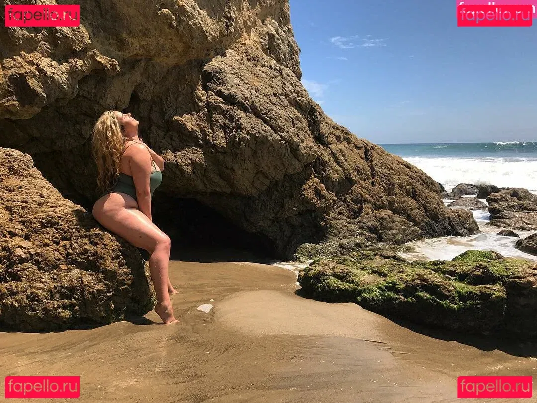 Lo Sangstaaa Onlyfans Photo Gallery 