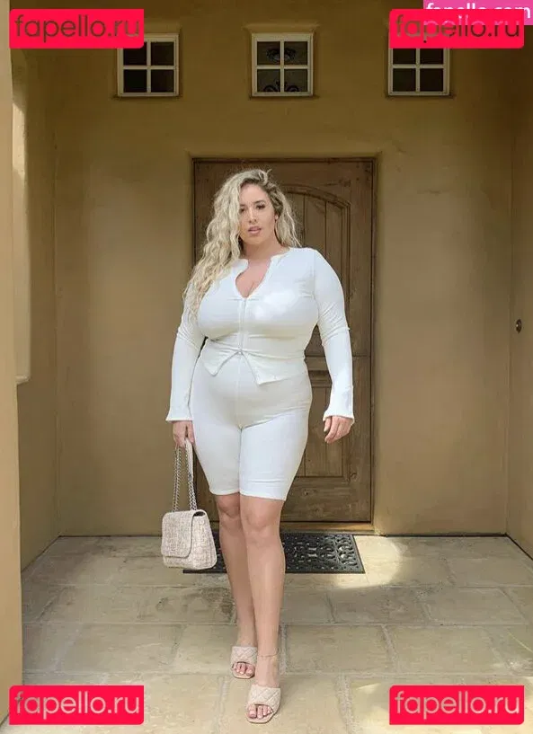 Lo Sangstaaa Onlyfans Photo Gallery 