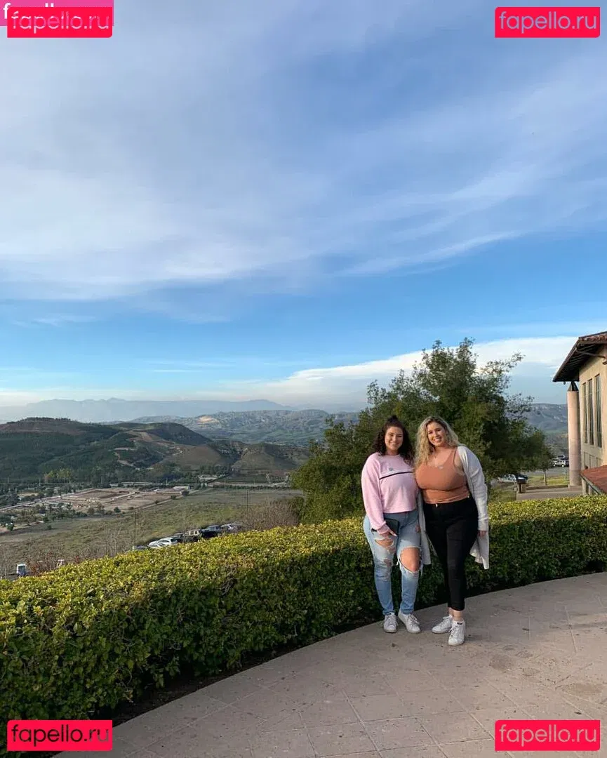 Lo Sangstaaa Onlyfans Photo Gallery 