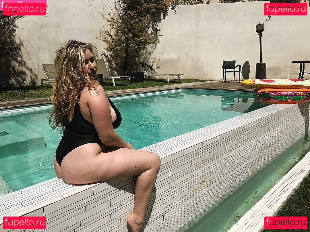 Lo Sangstaaa Onlyfans Photo Gallery 