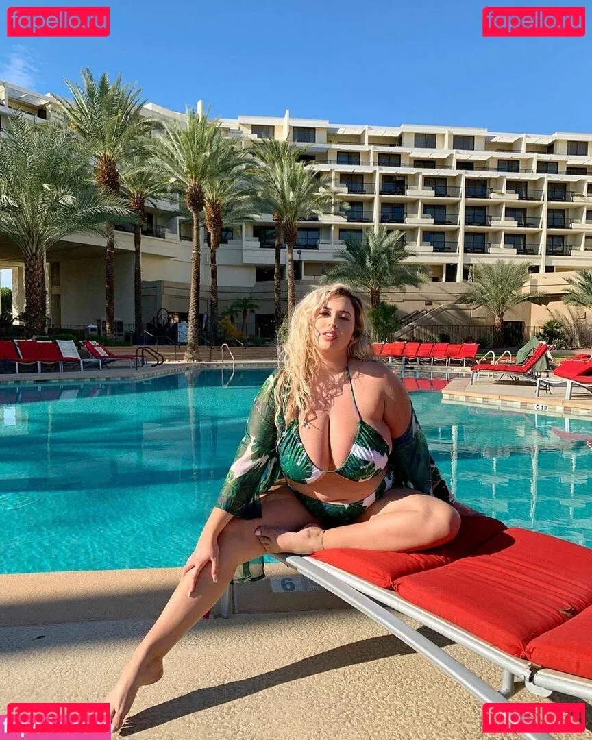 Lo Sangstaaa Onlyfans Photo Gallery 