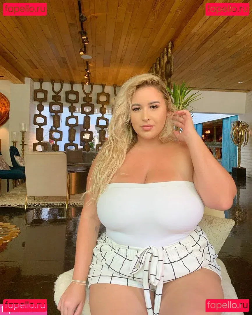 Lo Sangstaaa Onlyfans Photo Gallery 