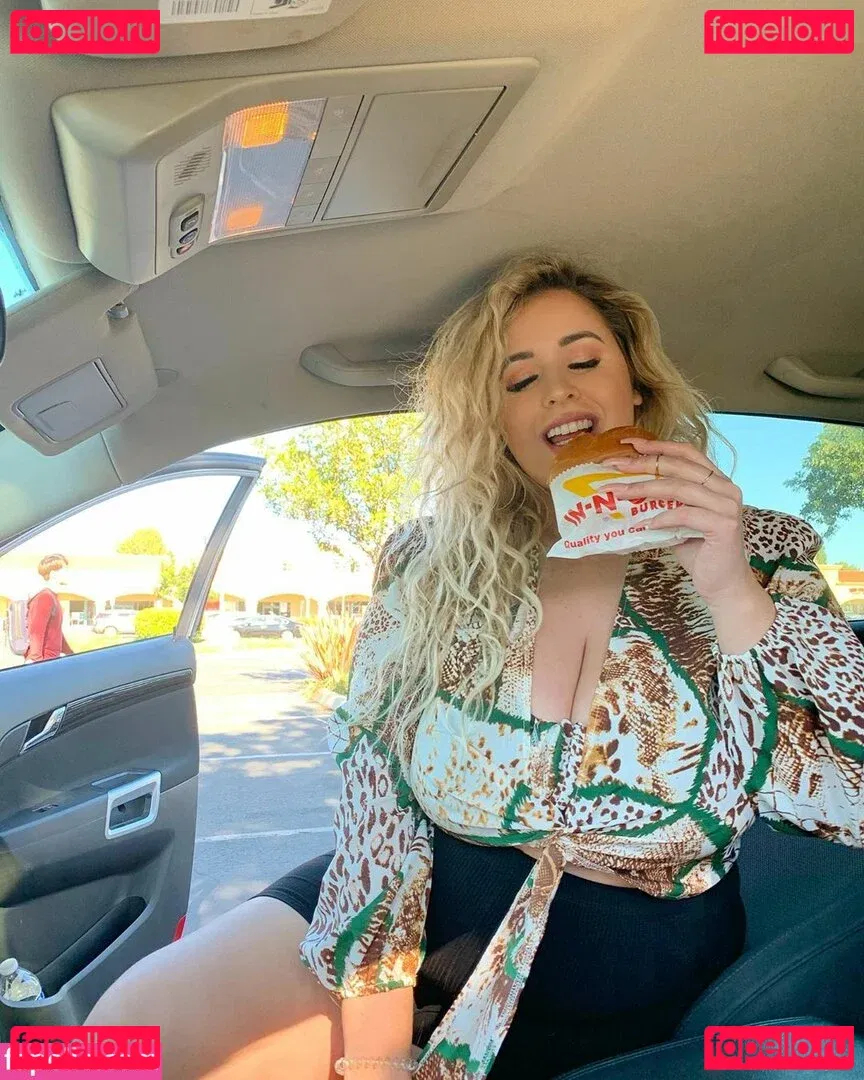 Lo Sangstaaa Onlyfans Photo Gallery 