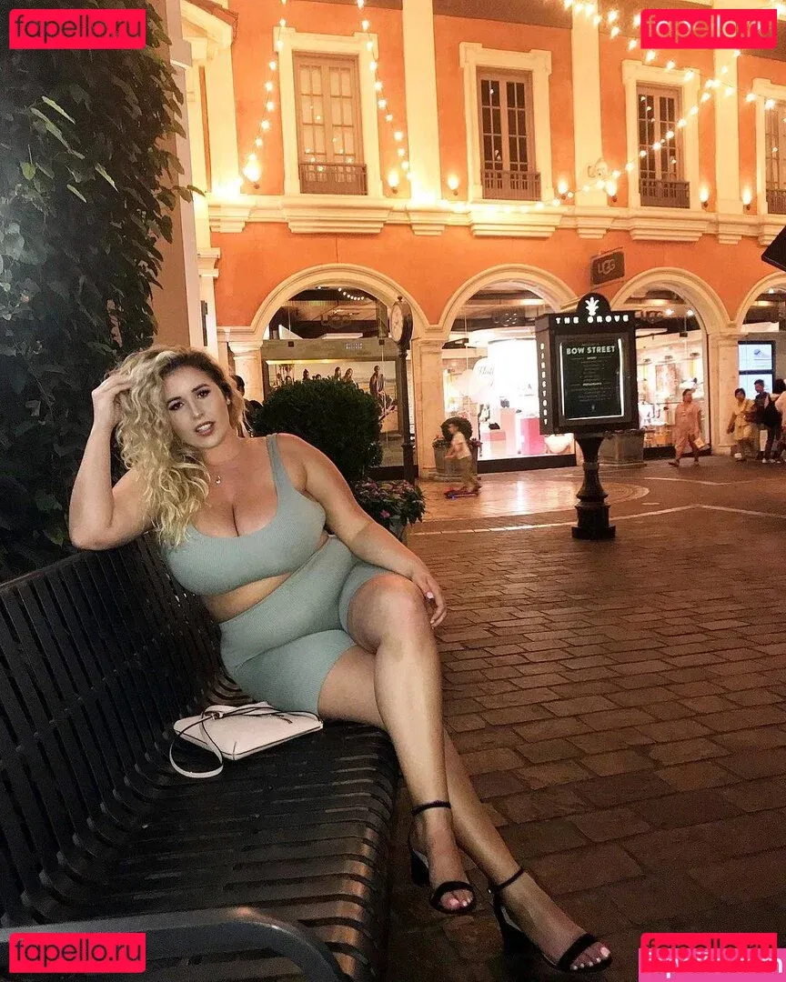 Lo Sangstaaa Onlyfans Photo Gallery 