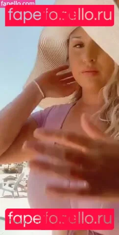 Lo Sangstaaa Onlyfans Photo Gallery 