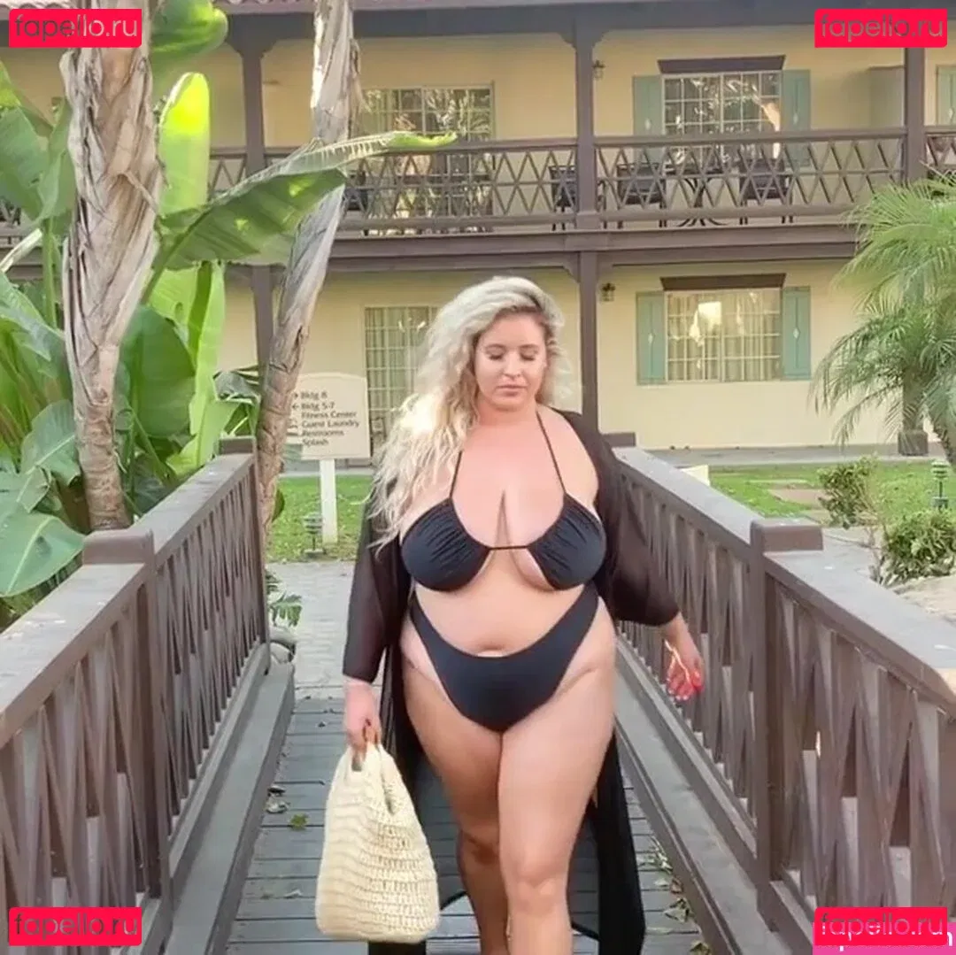 Lo Sangstaaa Onlyfans Photo Gallery 