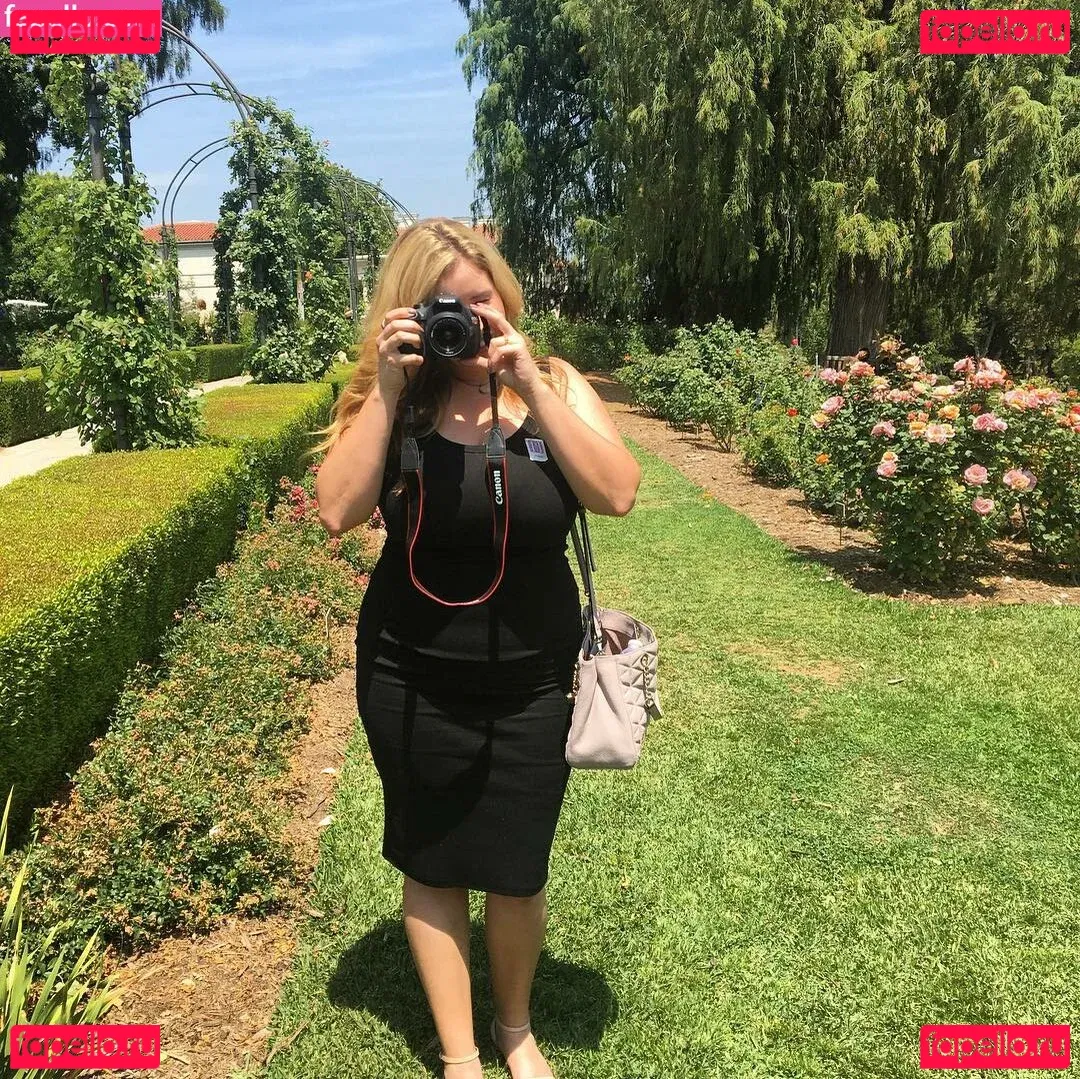 Lo Sangstaaa Onlyfans Photo Gallery 