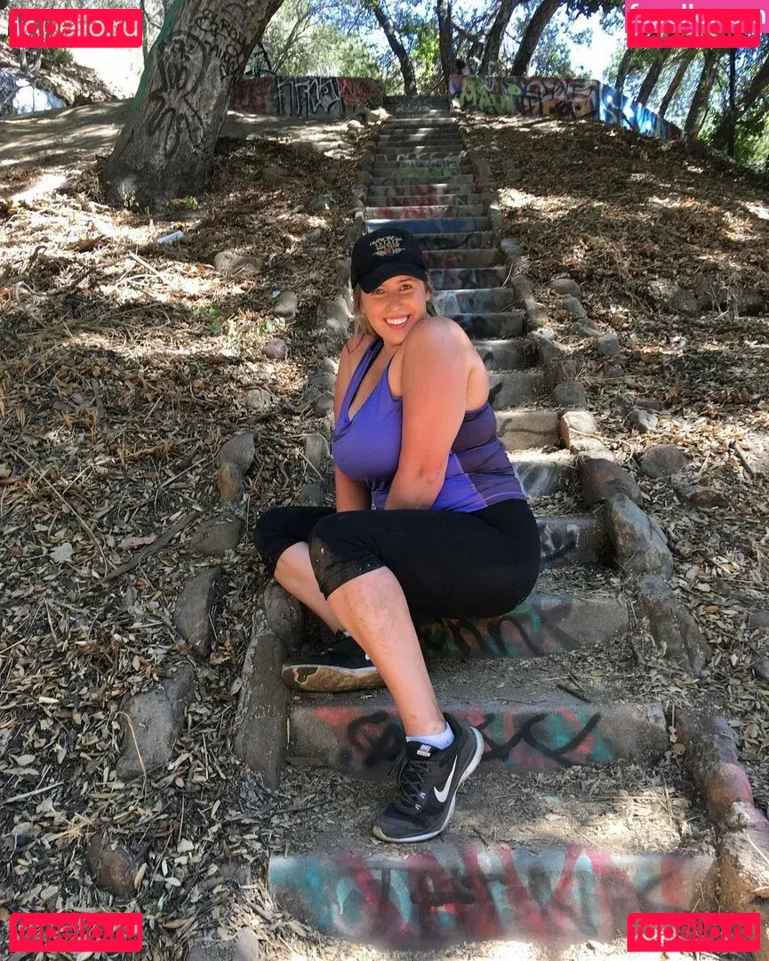 Lo Sangstaaa Onlyfans Photo Gallery 