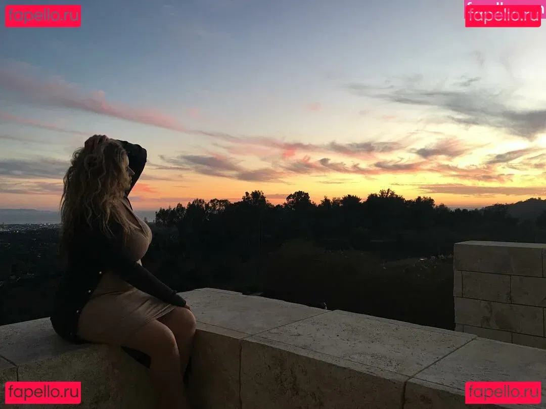 Lo Sangstaaa Onlyfans Photo Gallery 