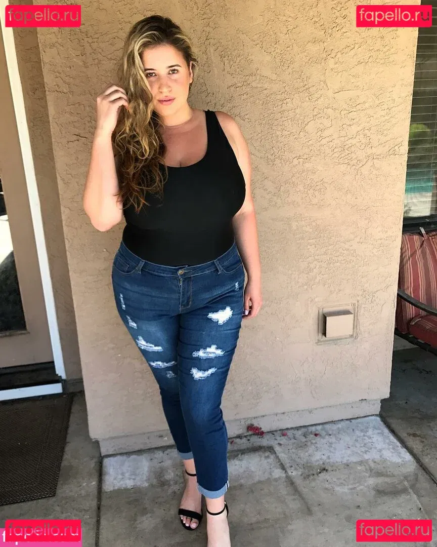 Lo Sangstaaa Onlyfans Photo Gallery 