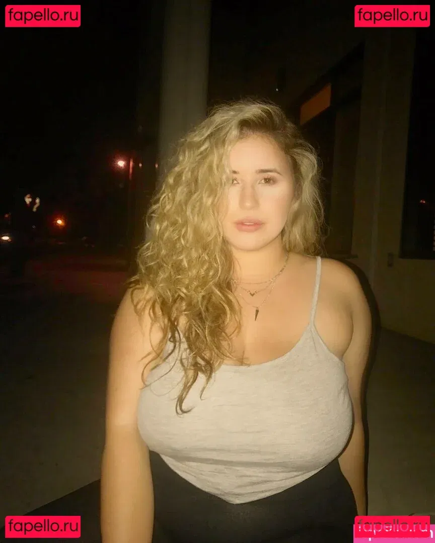 Lo Sangstaaa Onlyfans Photo Gallery 