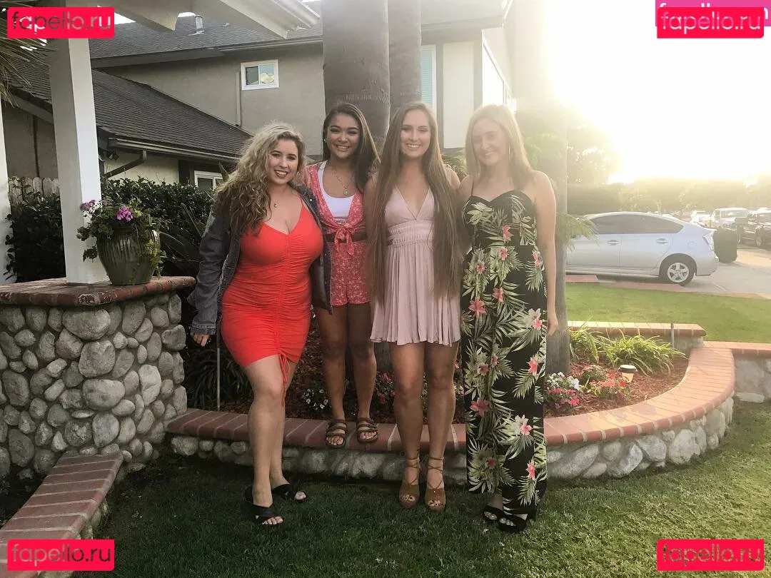 Lo Sangstaaa Onlyfans Photo Gallery 