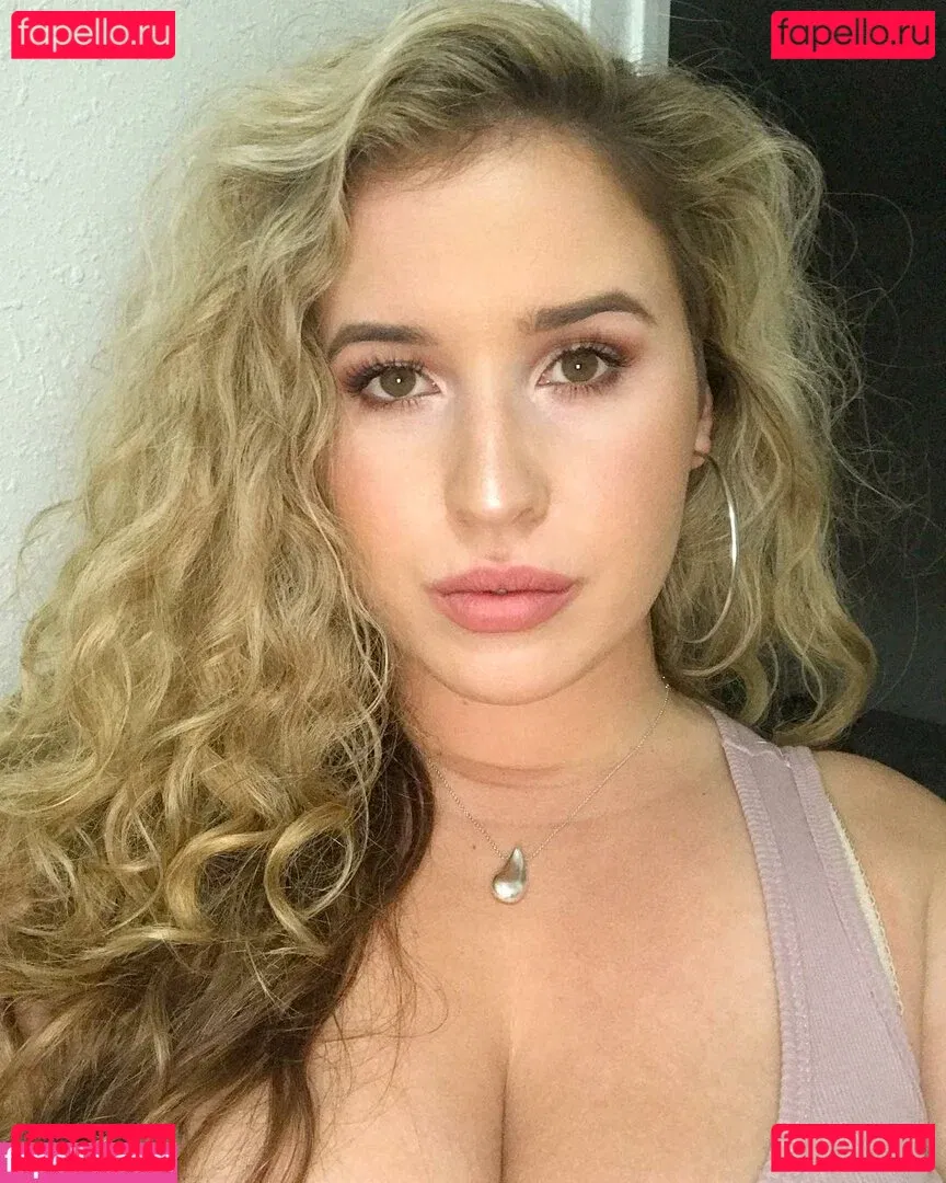 Lo Sangstaaa Onlyfans Photo Gallery 