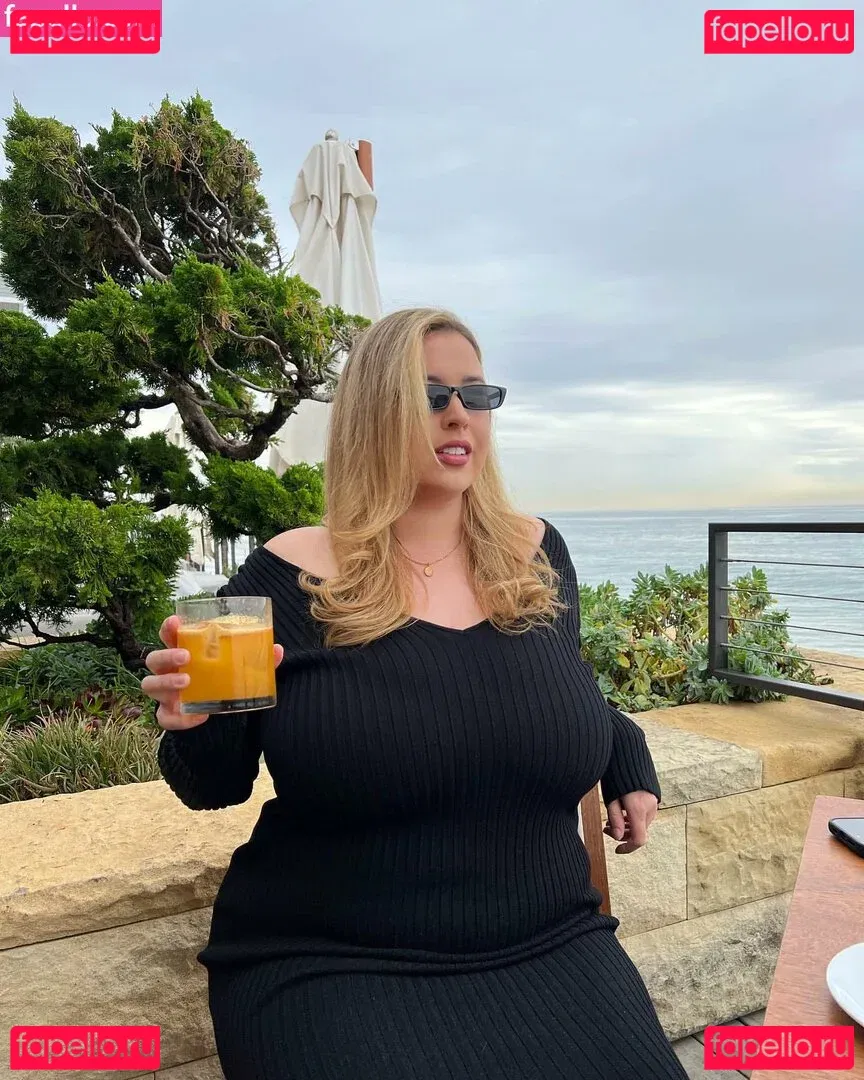 Lo Sangstaaa Onlyfans Photo Gallery 