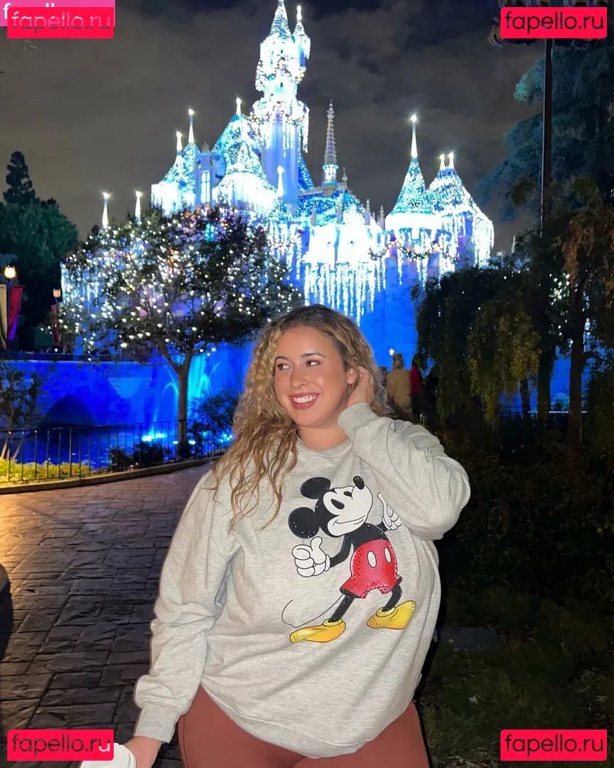 Lo Sangstaaa Onlyfans Photo Gallery 