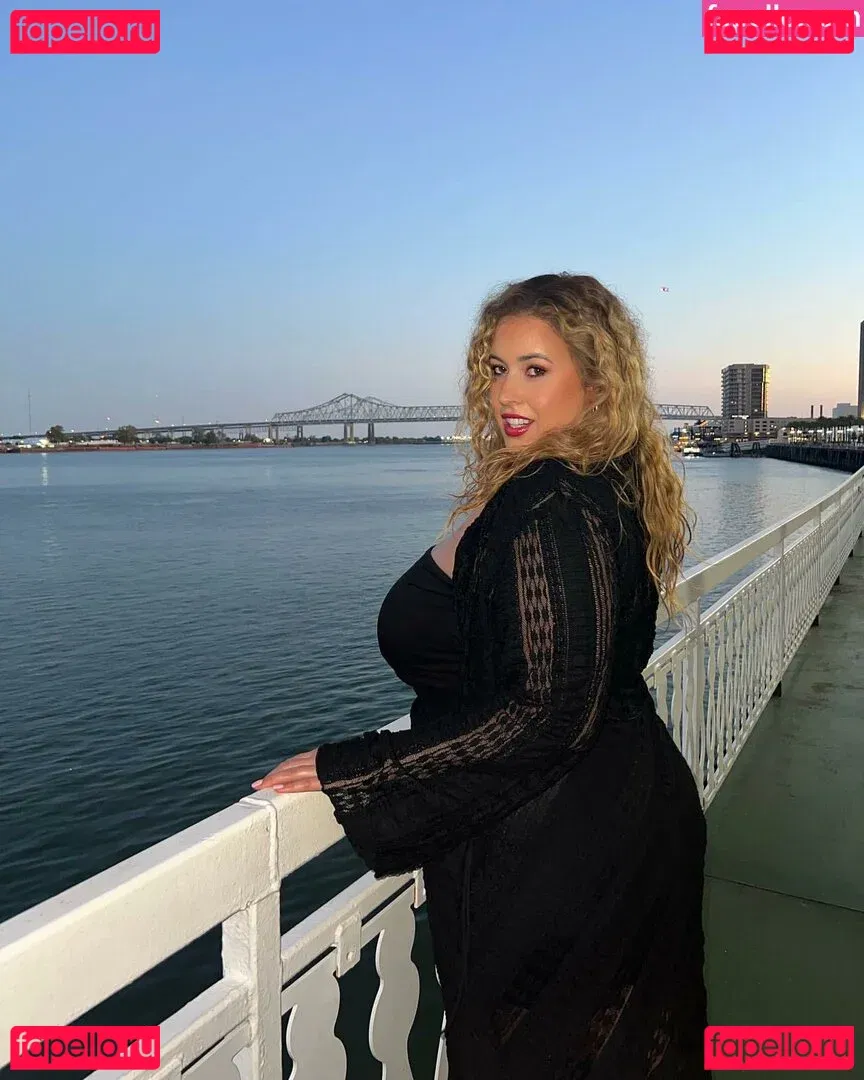 Lo Sangstaaa Onlyfans Photo Gallery 