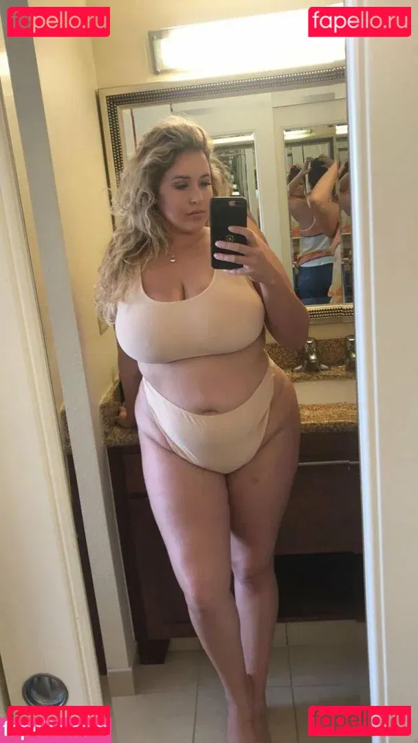 Lo Sangstaaa Onlyfans Photo Gallery 