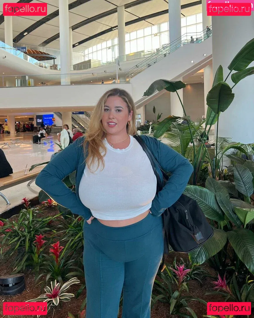 Lo Sangstaaa Onlyfans Photo Gallery 