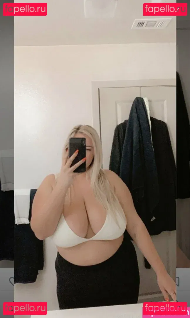 Lo Sangstaaa Onlyfans Photo Gallery 