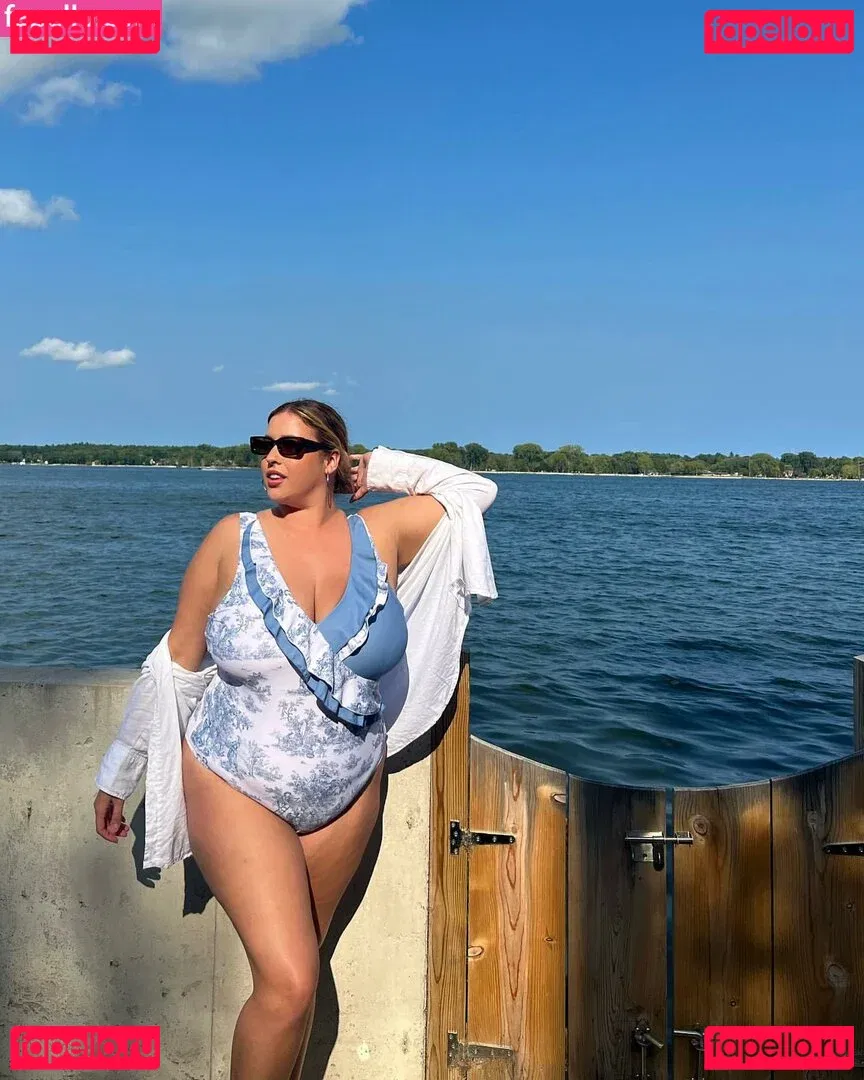 Lo Sangstaaa Onlyfans Photo Gallery 