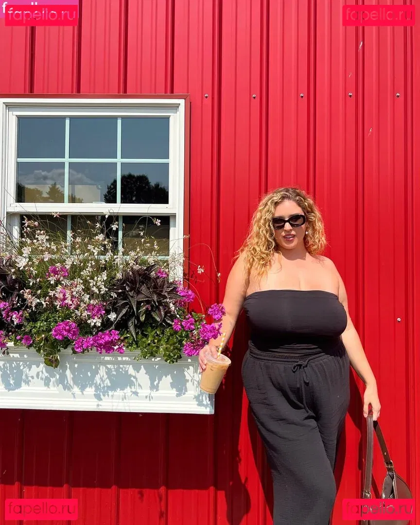 Lo Sangstaaa Onlyfans Photo Gallery 