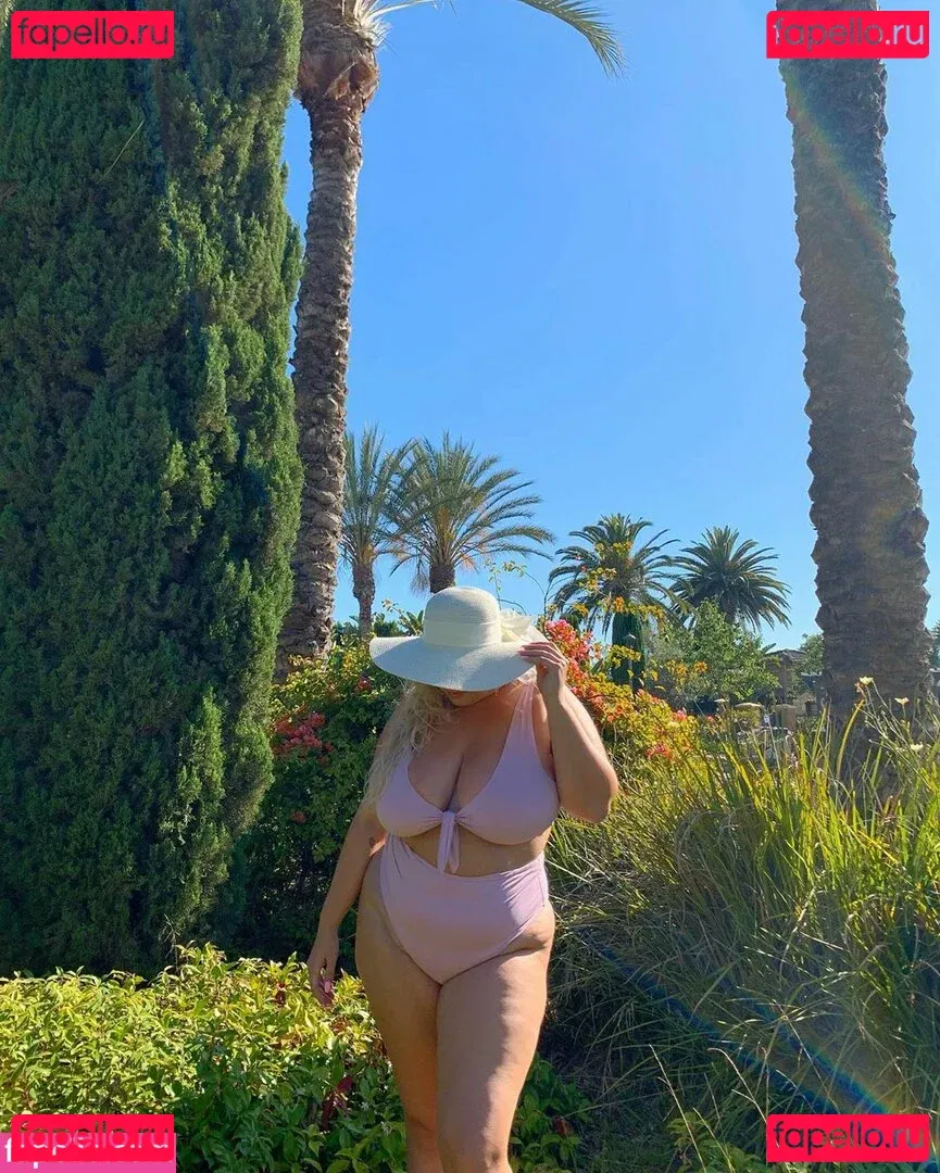 Lo Sangstaaa Onlyfans Photo Gallery 