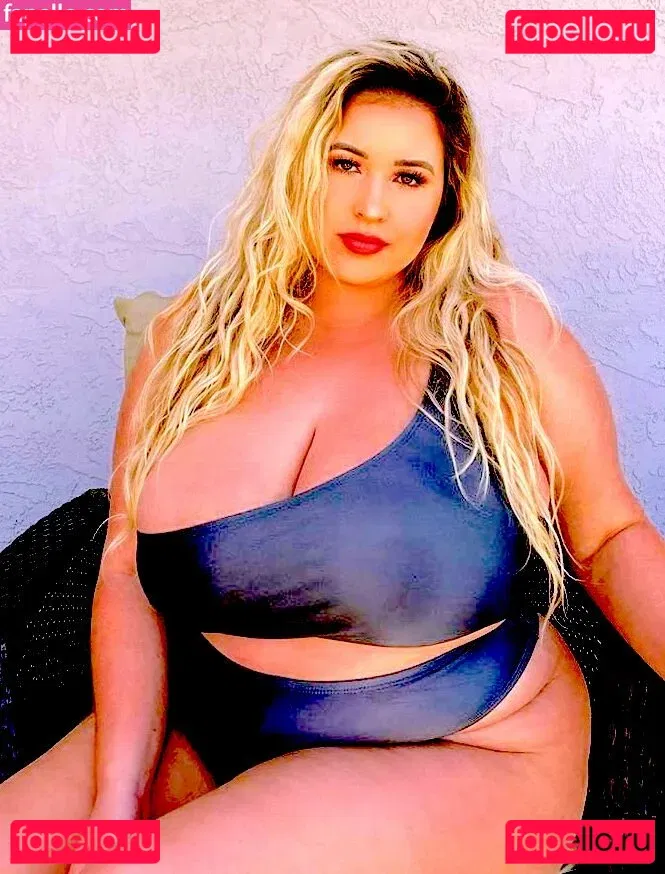 Lo Sangstaaa Onlyfans Photo Gallery 