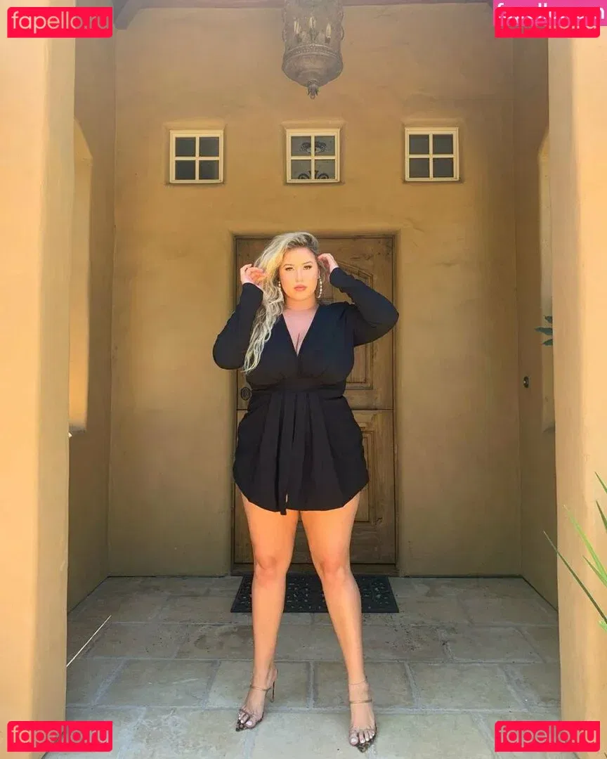 Lo Sangstaaa Onlyfans Photo Gallery 