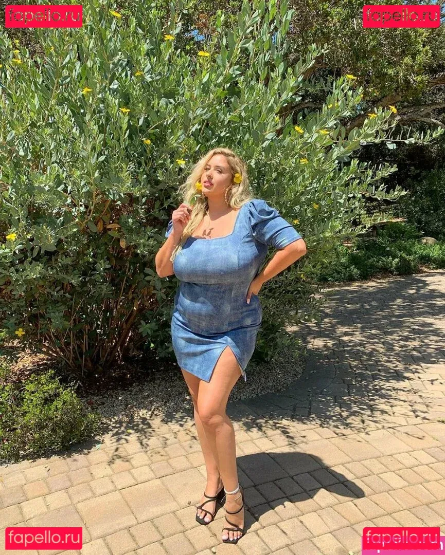 Lo Sangstaaa Onlyfans Photo Gallery 