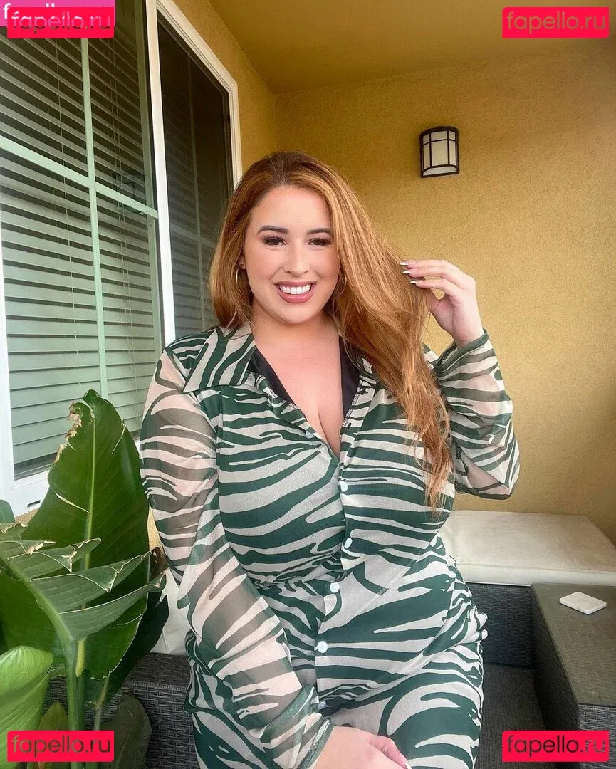 Lo Sangstaaa Onlyfans Photo Gallery 