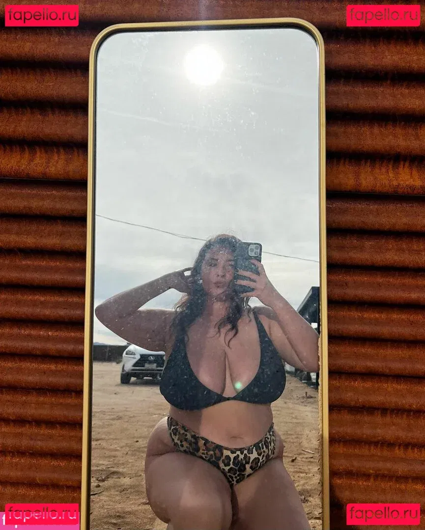 Lo Sangstaaa Onlyfans Photo Gallery 