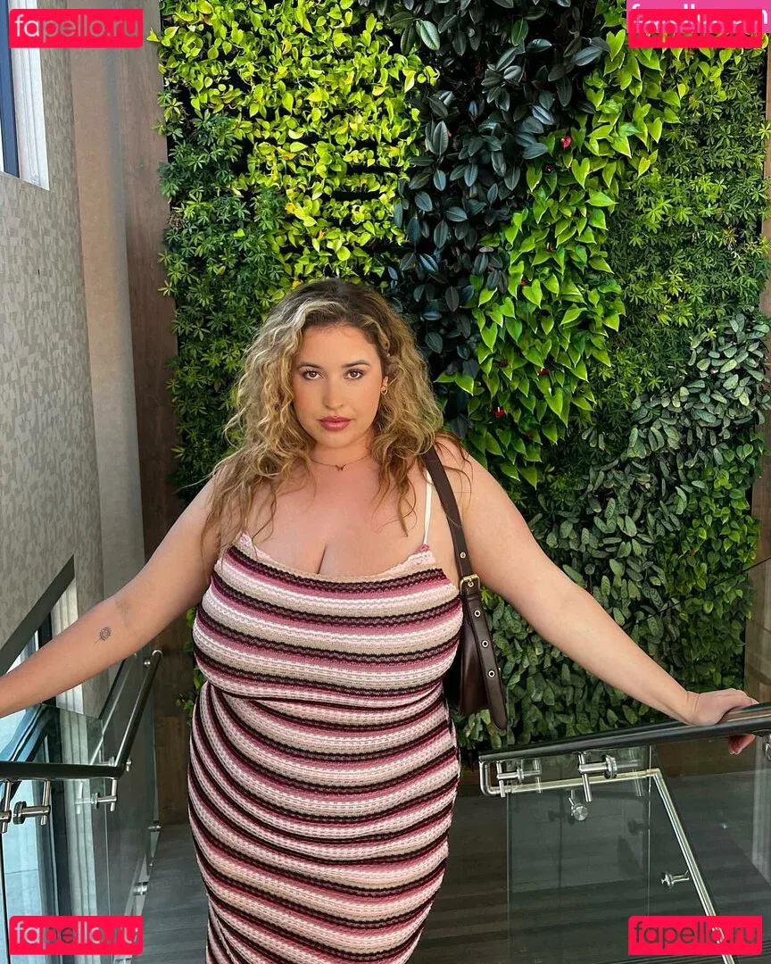 Lo Sangstaaa Onlyfans Photo Gallery 