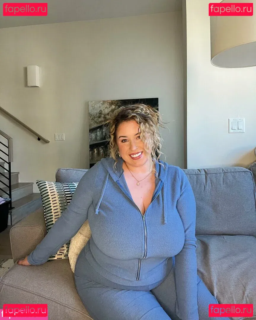 Lo Sangstaaa Onlyfans Photo Gallery 