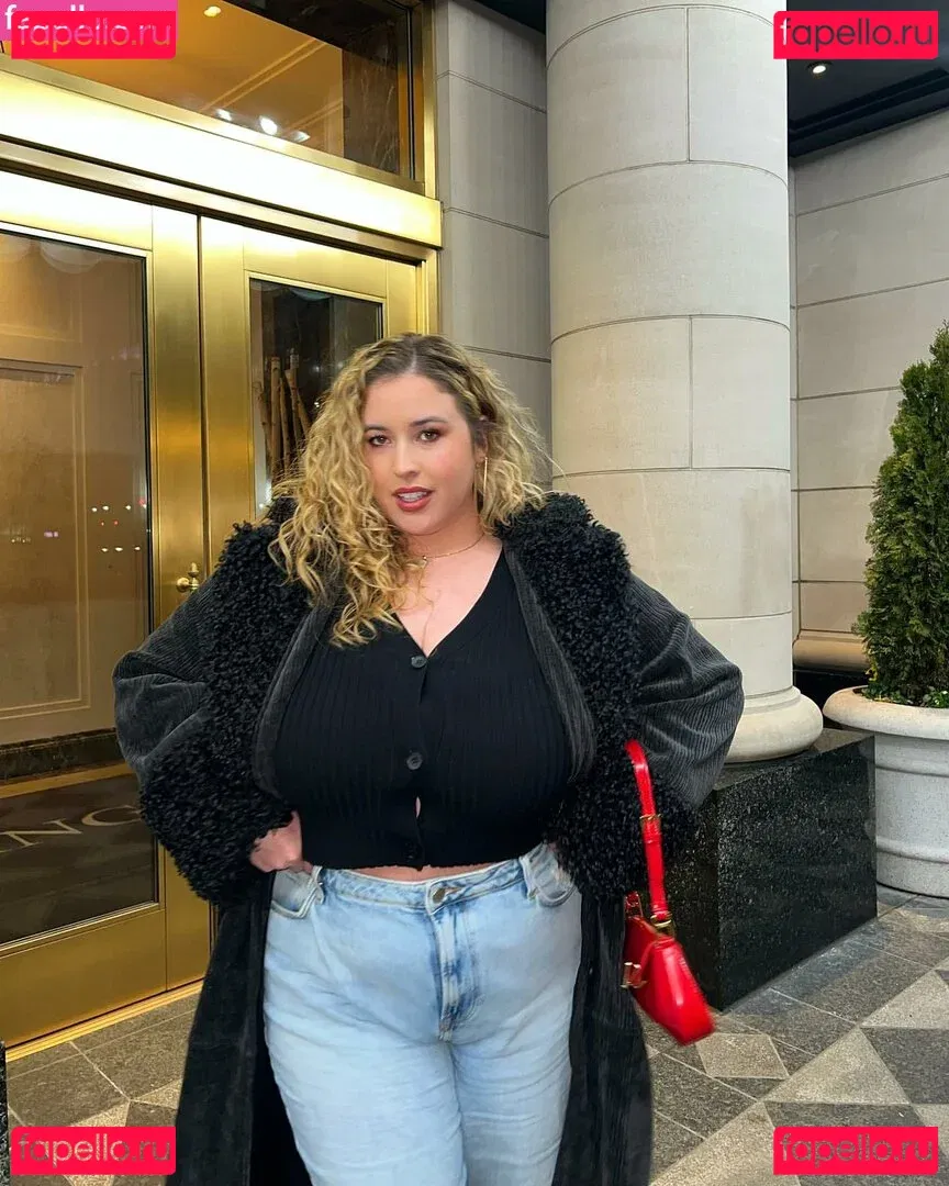 Lo Sangstaaa Onlyfans Photo Gallery 