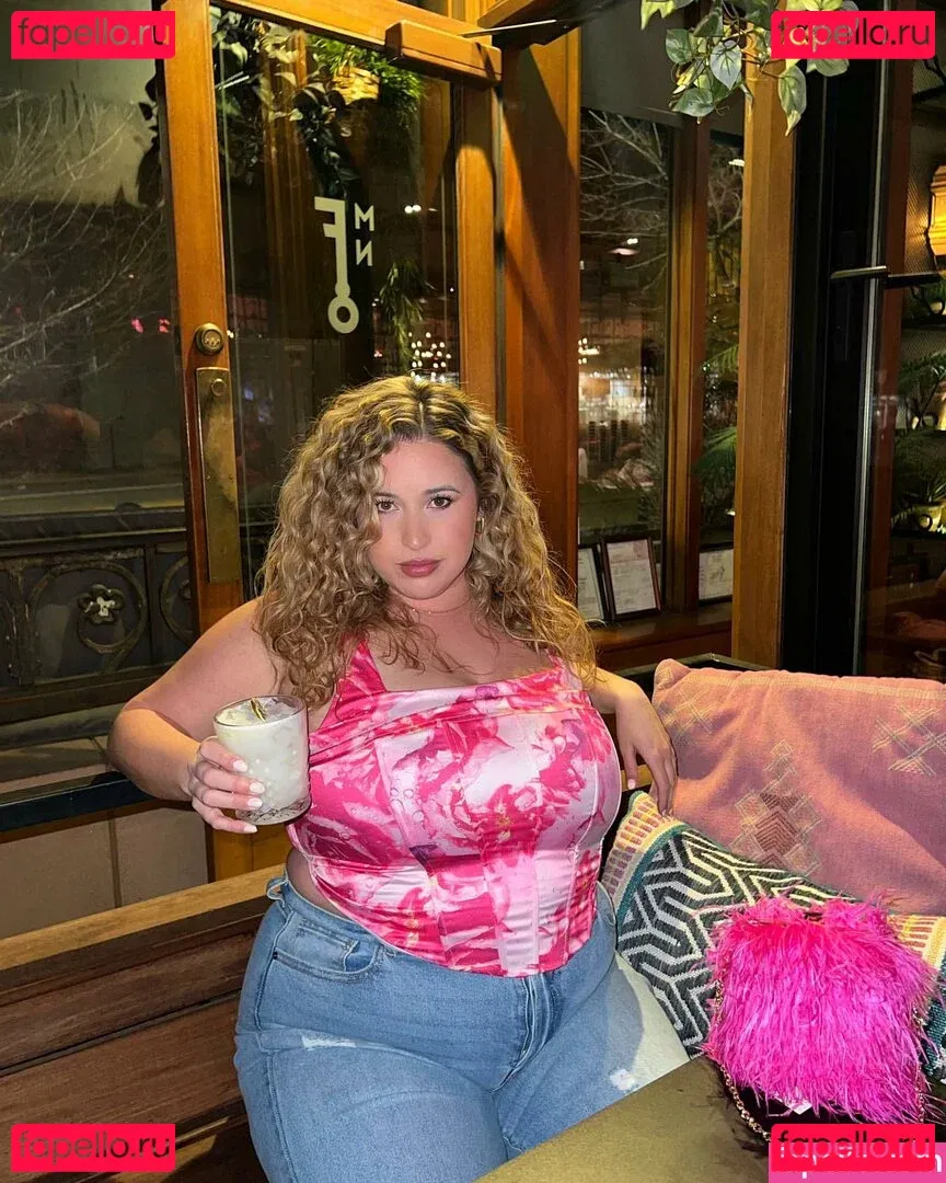 Lo Sangstaaa Onlyfans Photo Gallery 