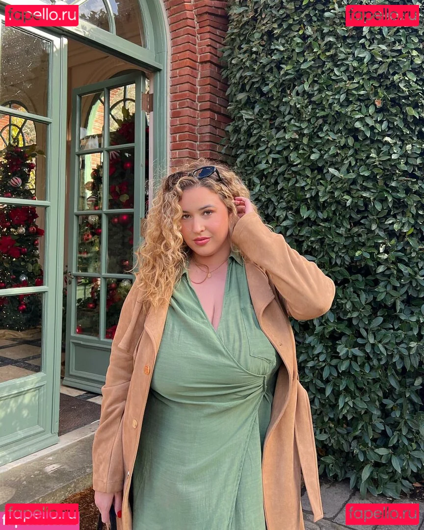 Lo Sangstaaa Onlyfans Photo Gallery 