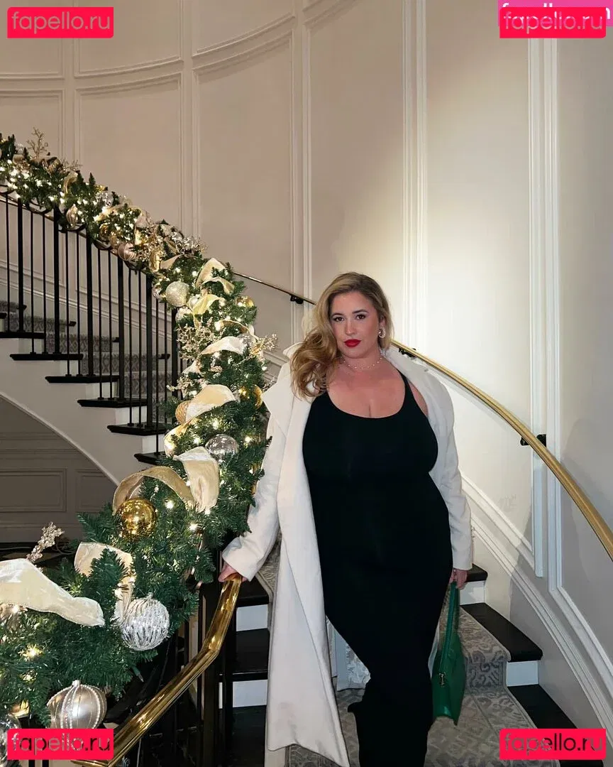 Lo Sangstaaa Onlyfans Photo Gallery 