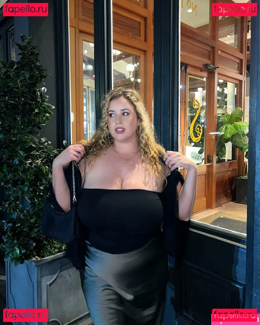 Lo Sangstaaa Onlyfans Photo Gallery 