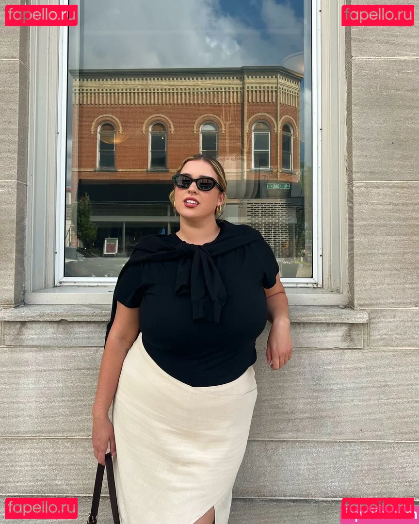 Lo Sangstaaa Onlyfans Photo Gallery 