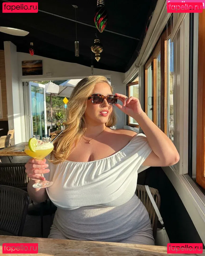 Lo Sangstaaa Onlyfans Photo Gallery 