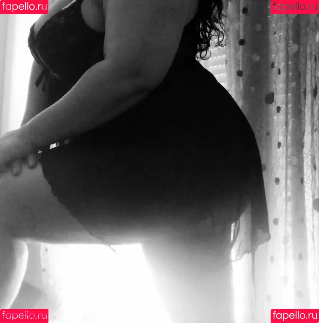 SweetMouthASMR Onlyfans Photo Gallery 