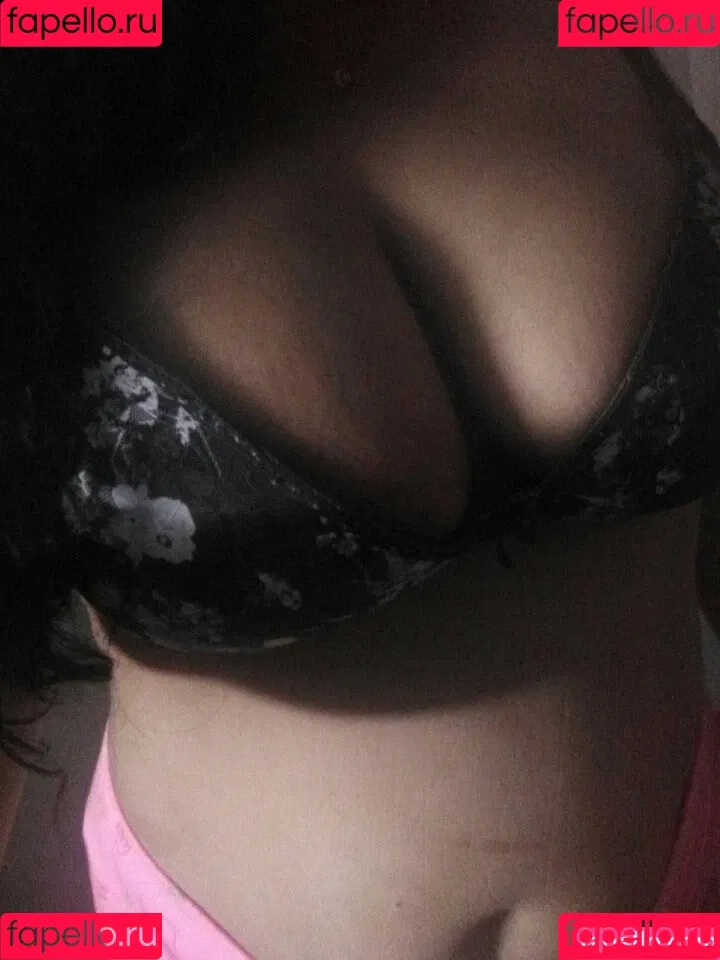 SweetMouthASMR Onlyfans Photo Gallery 