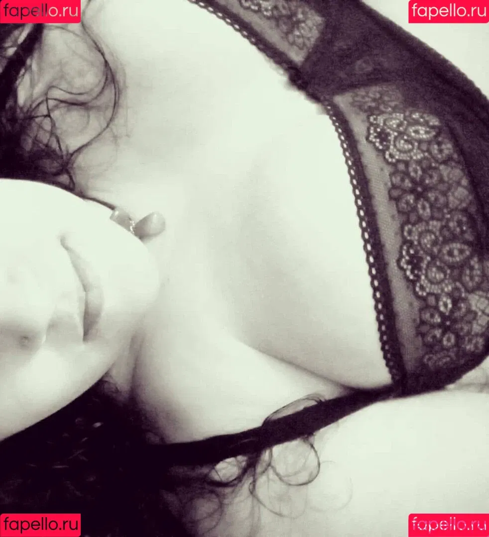 SweetMouthASMR Onlyfans Photo Gallery 