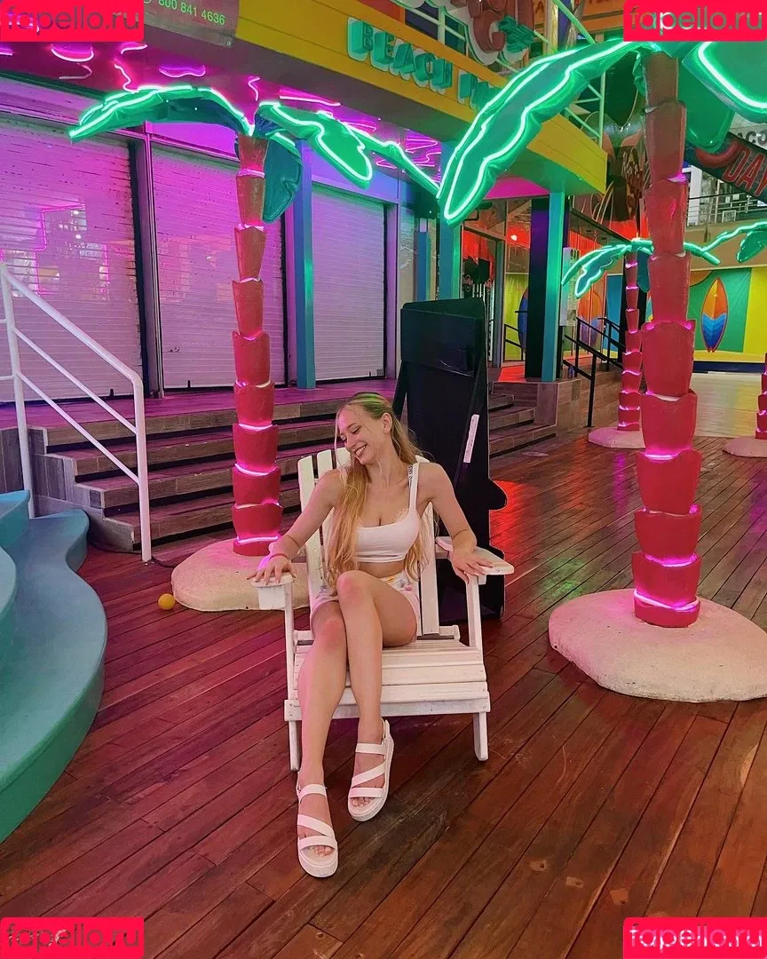 Sophia Diamond Onlyfans Photo Gallery 